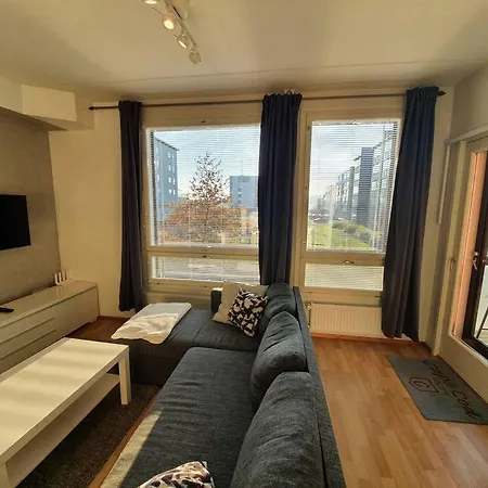 Stylish 1-bedroom With Sauna Nearby Airport